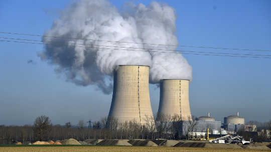Should Troubled Nuclear Reactors Be Subsidized?