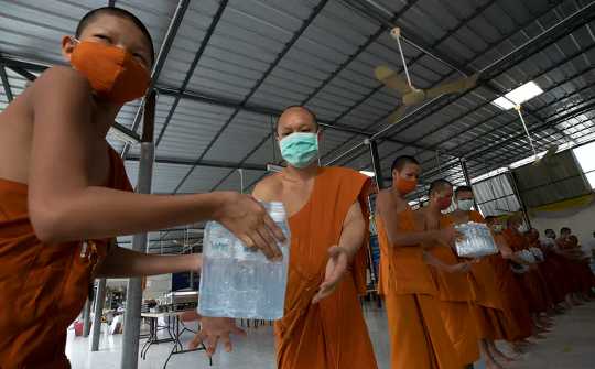 Buddhist Monks Have Reversed Roles In Thailand – Now They Are The Ones Donating Goods To Others