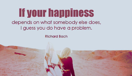 누가 당신의 행복을위한 기준을 설정하고 있습니까?