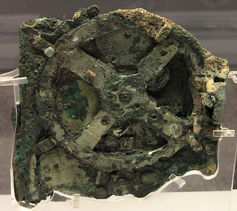 Antikythera mechanism. Wikimedia Commons, CC BY