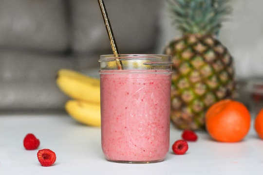 Smoothies may have unhealthy ingredients added, while juices lose the good bits found in whole fruit.  (5 food mistakes to avoid if youre trying to lose weight)