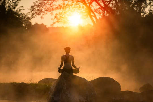 Meditasi 10 Menit Sehari Membantu Fungsi Kognitif Anda