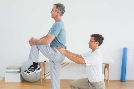 Back Pain? A Physiotherapist May Offer The Most Effective Treatment