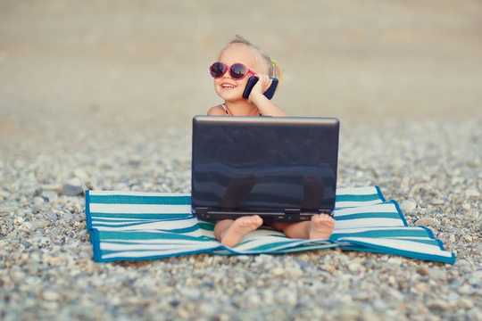 Five Tips To Manage Screen Time This Summer